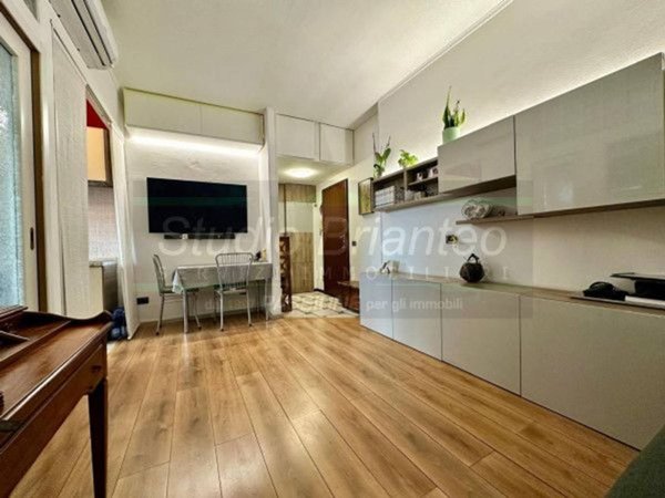 appartamento in vendita a Milano in zona Rottole