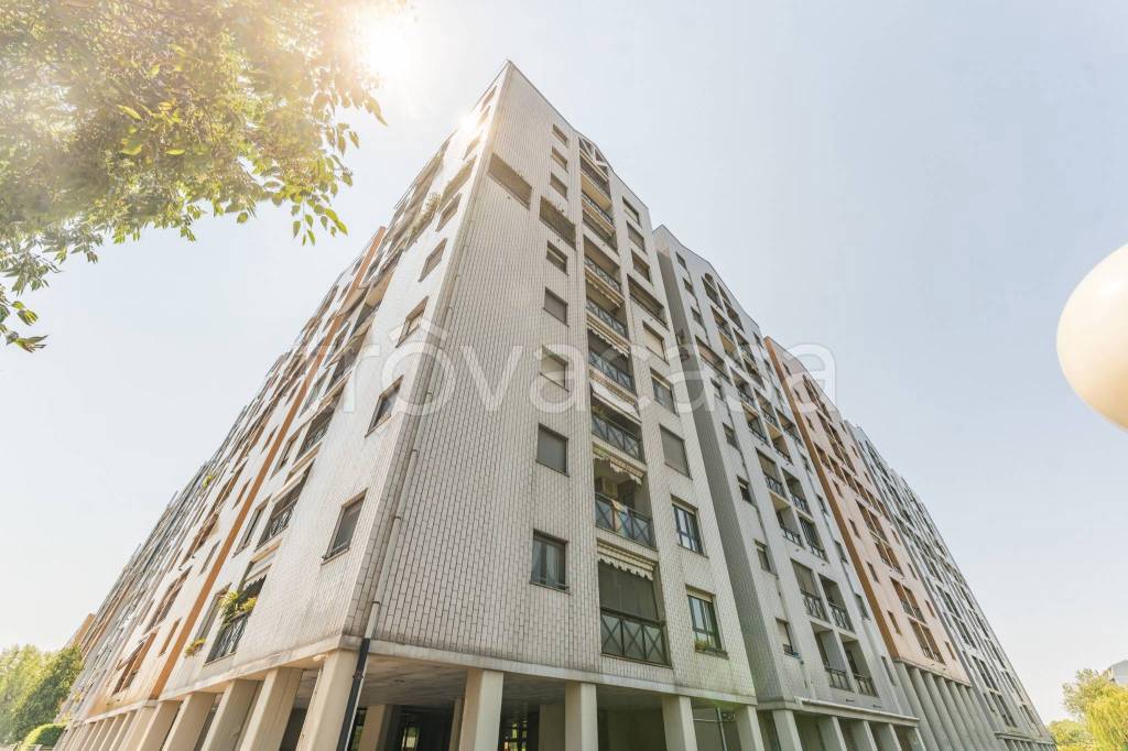 appartamento in vendita a Milano in zona Famagosta