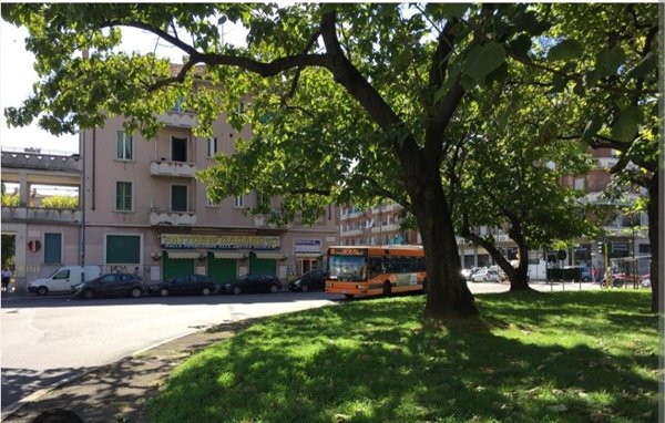 appartamento in vendita a Milano in zona Famagosta