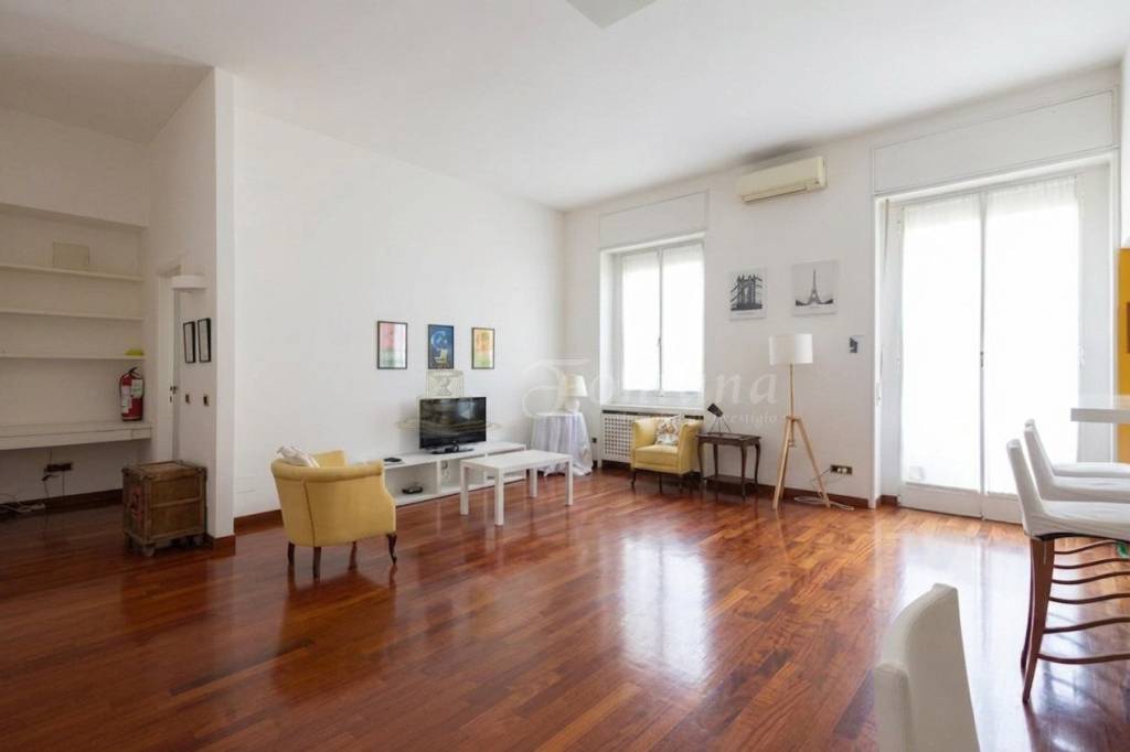 appartamento in vendita a Milano in zona Porta Nuova