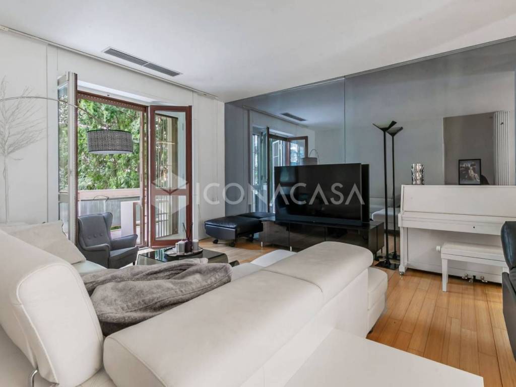 appartamento in vendita a Milano in zona Centro Direzionale