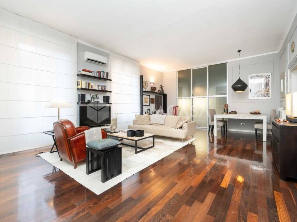 appartamento in vendita a Milano in zona Centro Direzionale