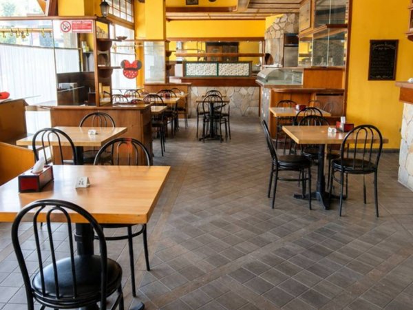 negozio in vendita a Milano in zona Corvetto