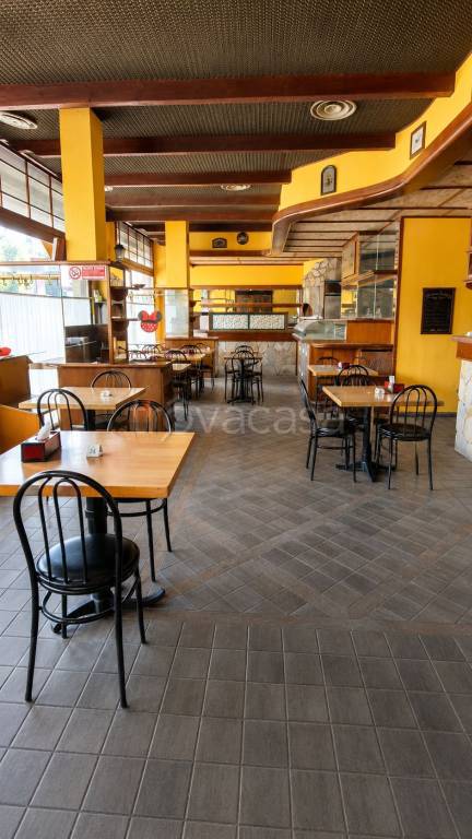negozio in vendita a Milano in zona Corvetto