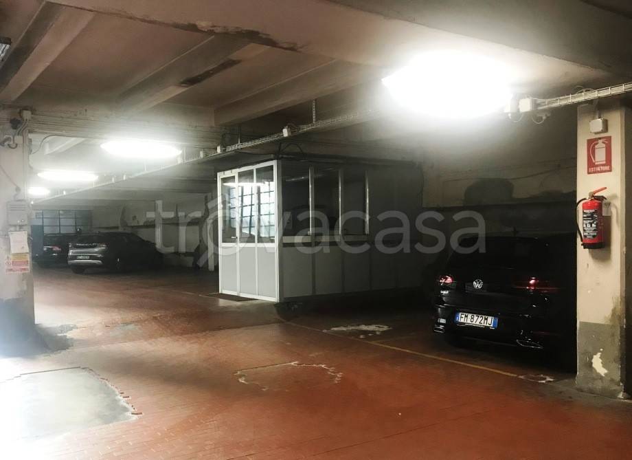 locale commerciale in vendita a Milano