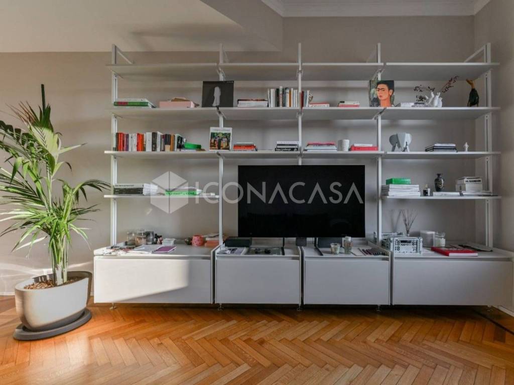 appartamento in vendita a Milano in zona Centro Direzionale