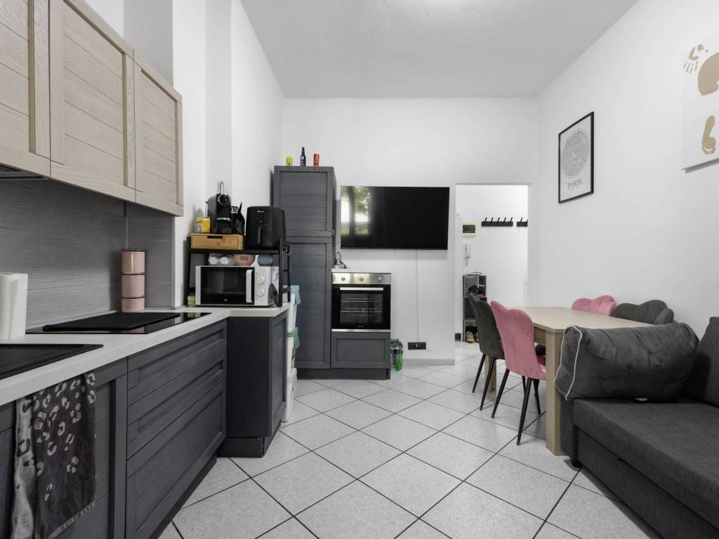 appartamento in vendita a Milano in zona Baggio