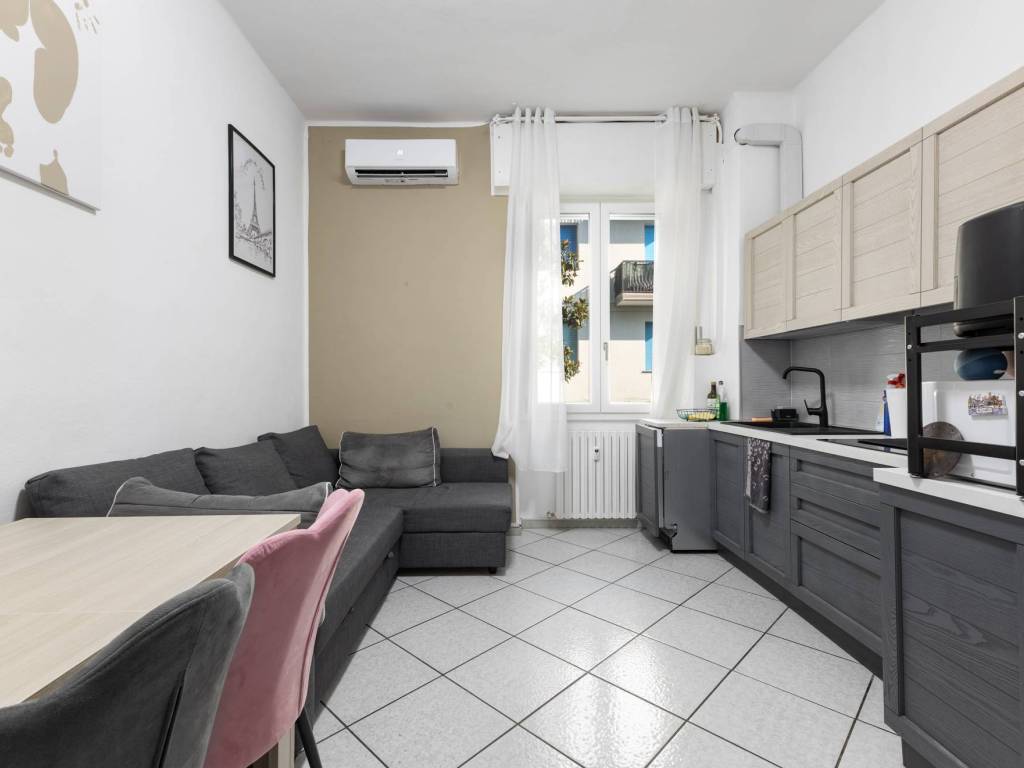 appartamento in vendita a Milano in zona Baggio