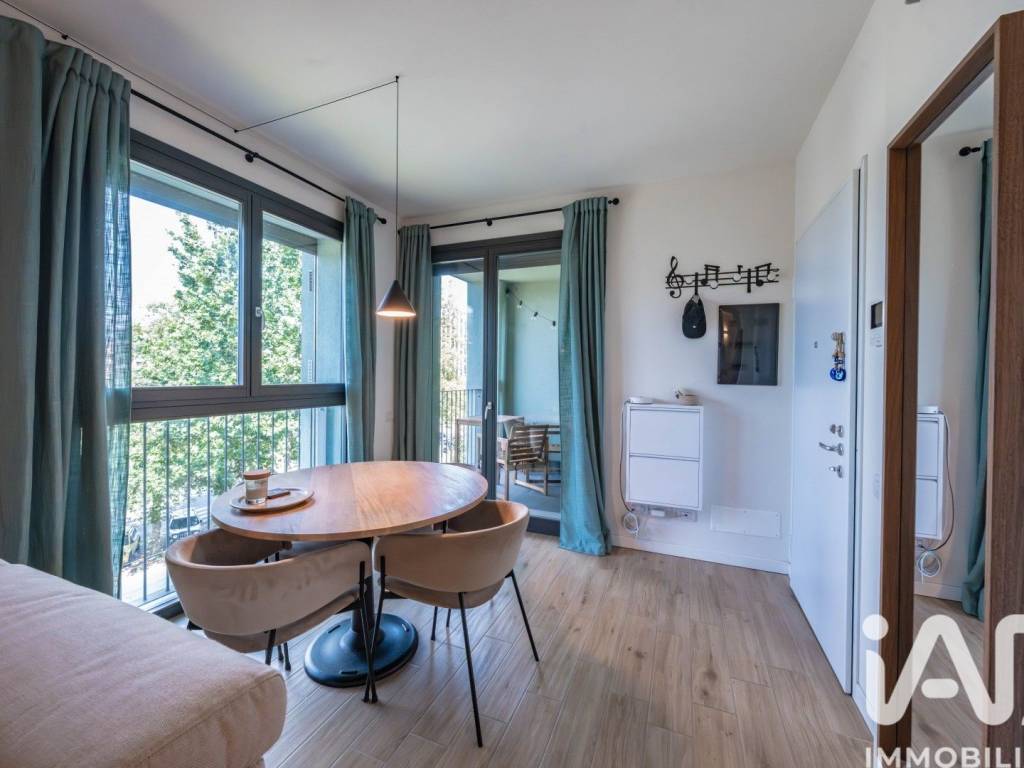 appartamento in vendita a Milano in zona Cagnola