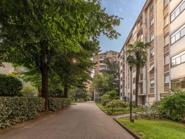 appartamento in vendita a Milano in zona Piazzale Lodi