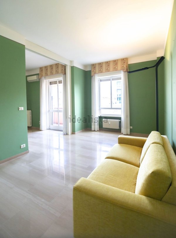 appartamento in vendita a Milano in zona Porta Nuova