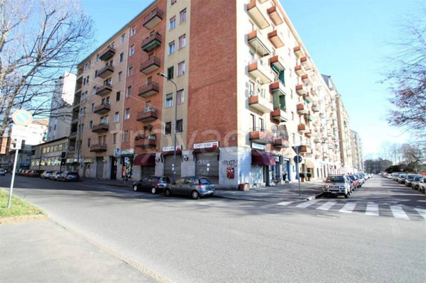 appartamento in vendita a Milano in zona Lorenteggio