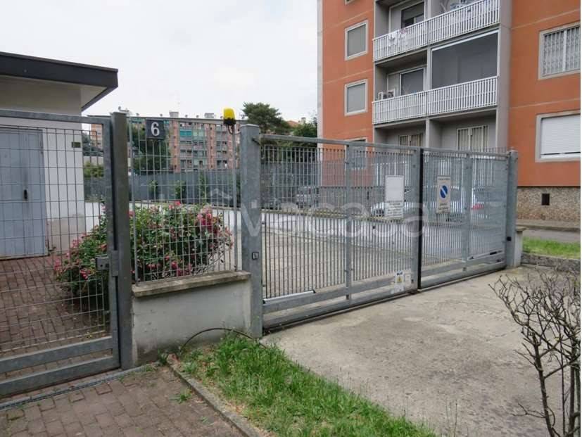 monolocale in vendita a Milano in zona Quartiere degli Olmi