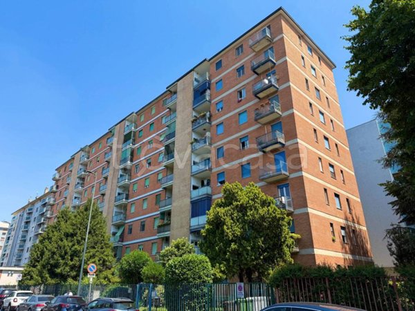 appartamento in vendita a Milano in zona Adriano