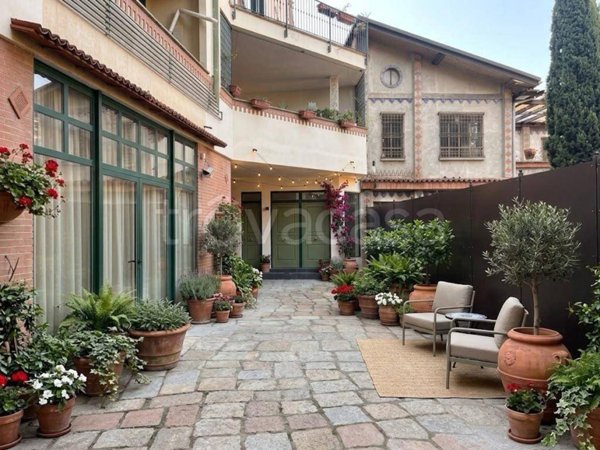 appartamento in vendita a Milano in zona Barona