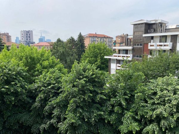 appartamento in vendita a Milano in zona Montalbino