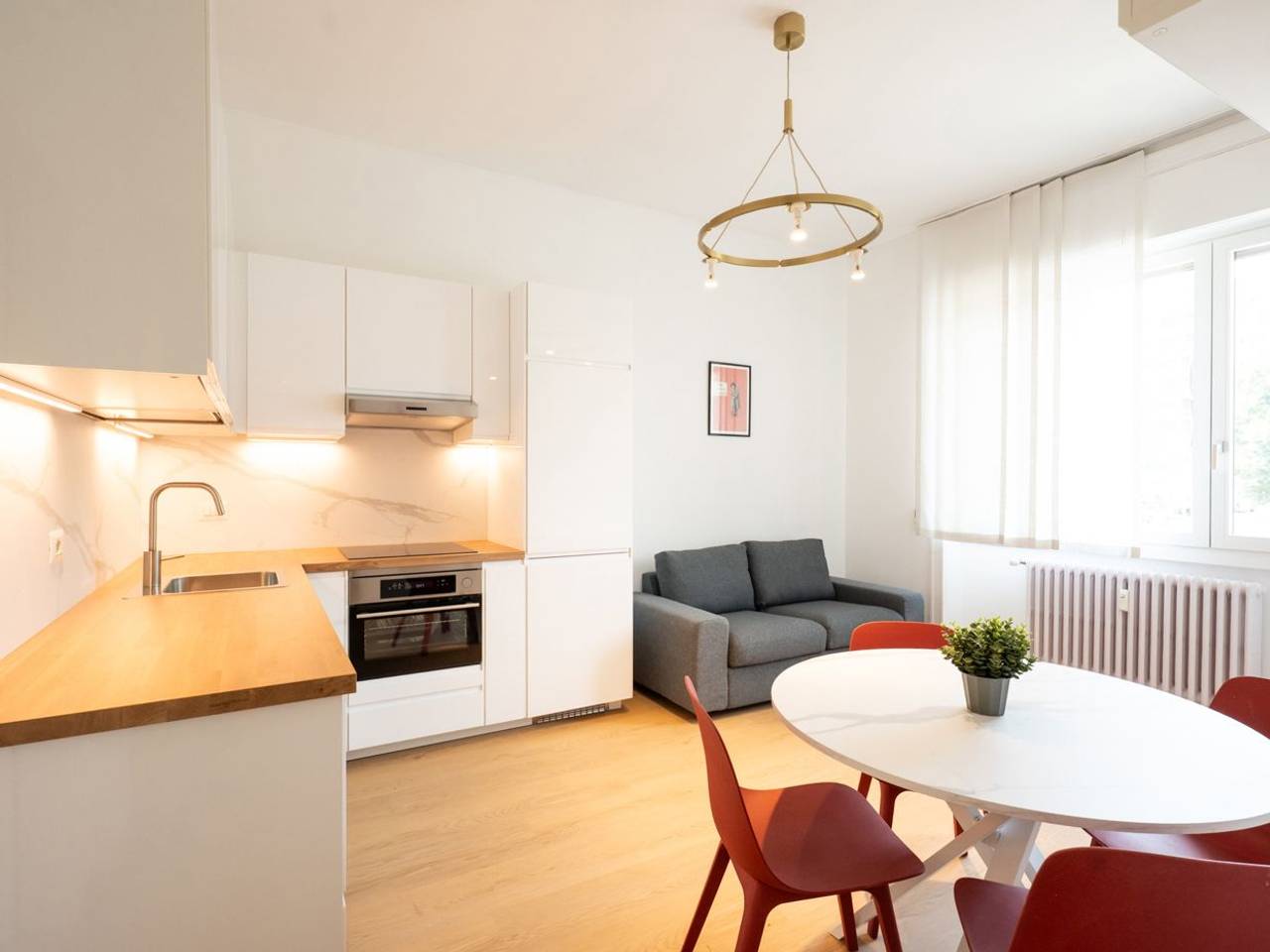 appartamento in vendita a Milano in zona Porta Magenta