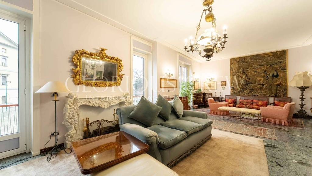 appartamento in vendita a Milano in zona Sant'Ambrogio