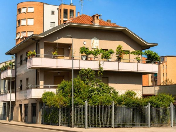 casa indipendente in vendita a Milano in zona Turro