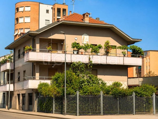 casa indipendente in vendita a Milano in zona Turro