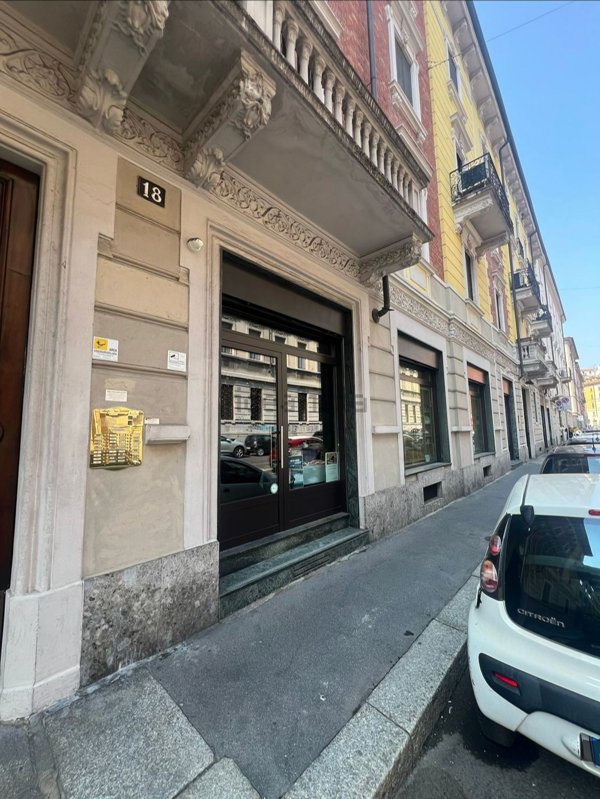 ufficio in vendita a Milano in zona Sempione