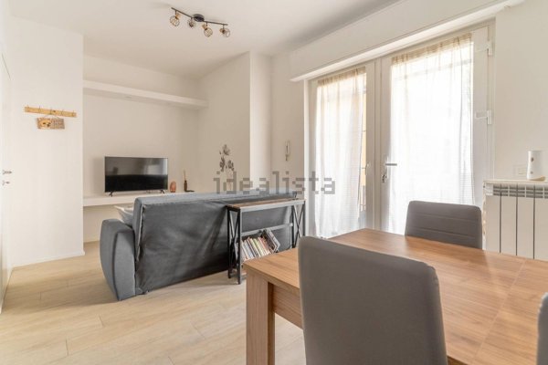 appartamento in vendita a Milano in zona Lorenteggio