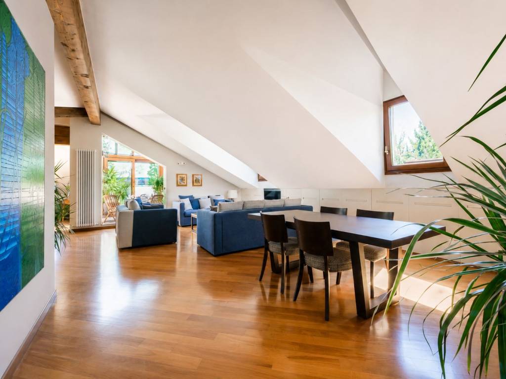 appartamento in vendita a Milano in zona Sant'Ambrogio