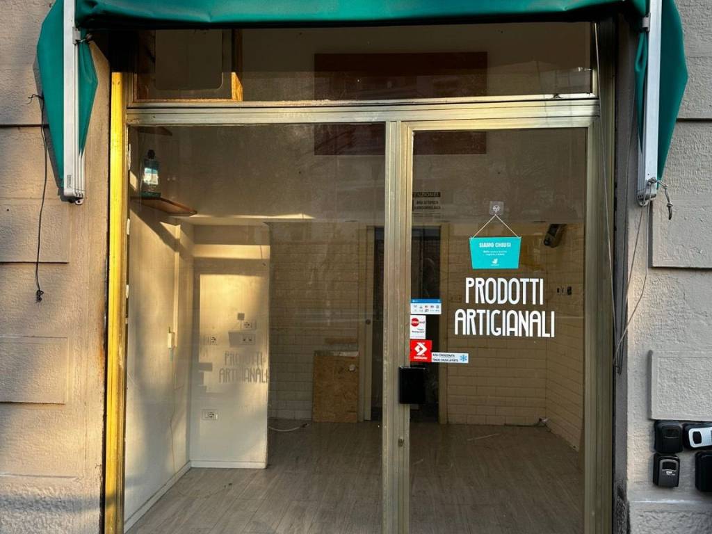 negozio in vendita a Milano in zona Bocconi