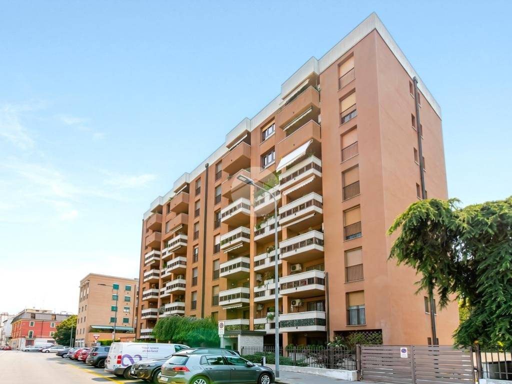 appartamento in vendita a Milano in zona San Siro
