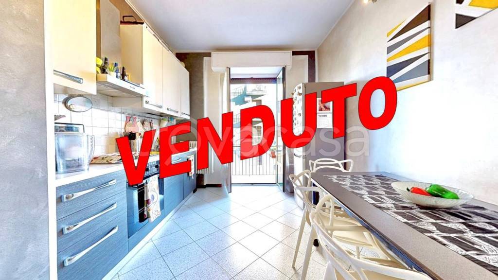 appartamento in vendita a Milano in zona Feltre