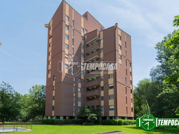 appartamento in vendita a Milano in zona Baggio