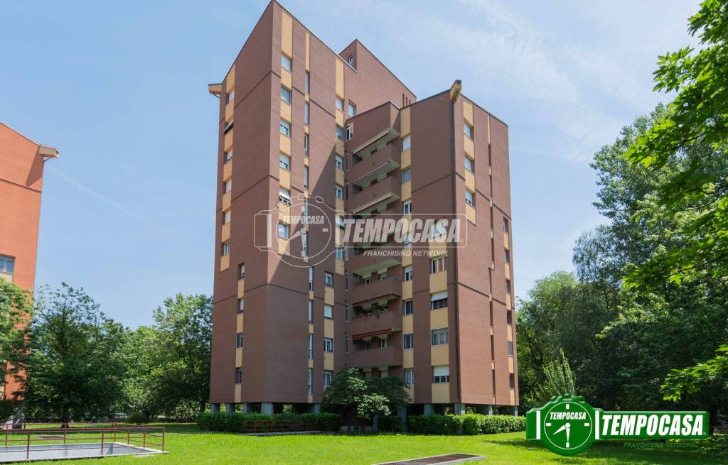 appartamento in vendita a Milano in zona Baggio