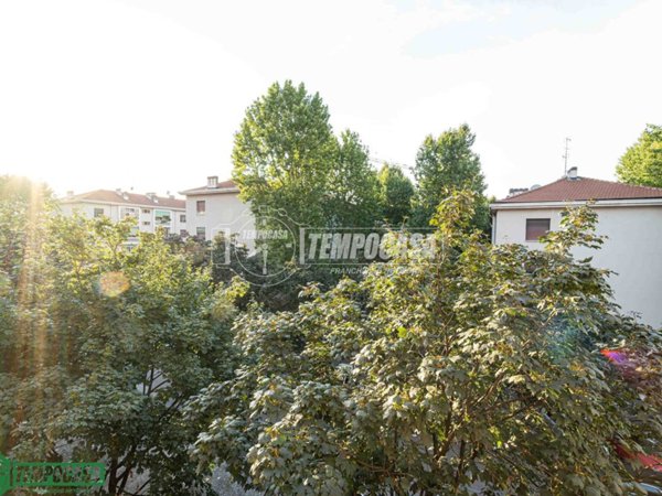 appartamento in vendita a Milano in zona Gorla