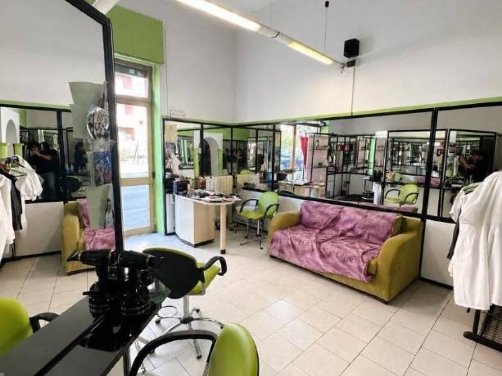 negozio in vendita a Milano in zona Greco