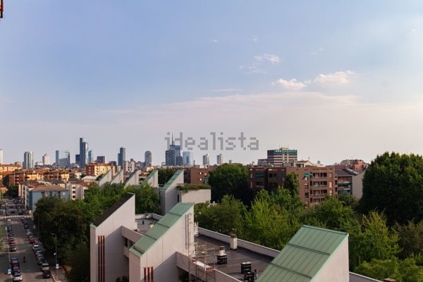 appartamento in vendita a Milano in zona Montalbino