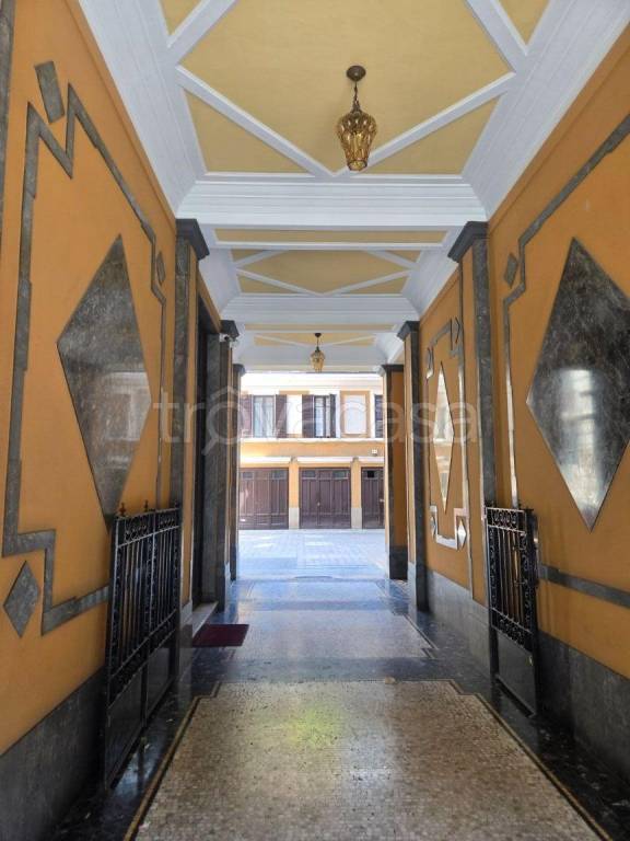 appartamento in vendita a Milano in zona Bocconi