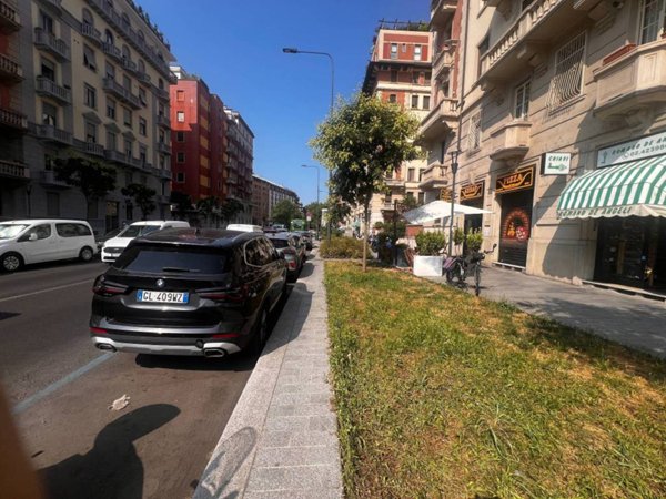 negozio in vendita a Milano in zona Solari
