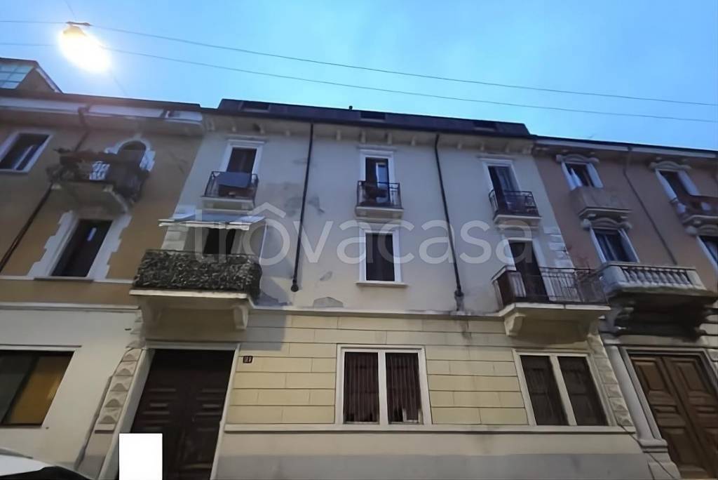 appartamento in vendita a Milano in zona Baggio