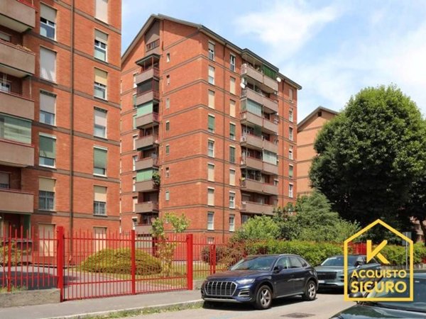 appartamento in vendita a Milano in zona Lorenteggio