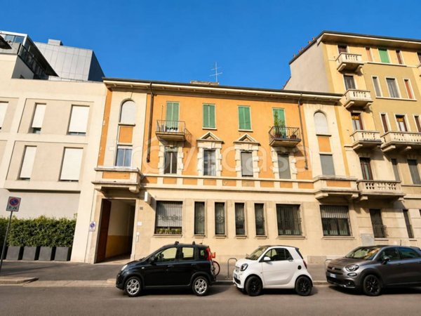 appartamento in vendita a Milano in zona Porta Genova