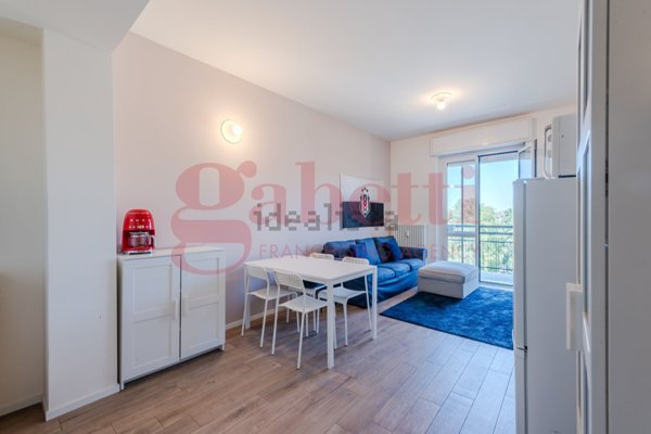 appartamento in vendita a Milano in zona Famagosta