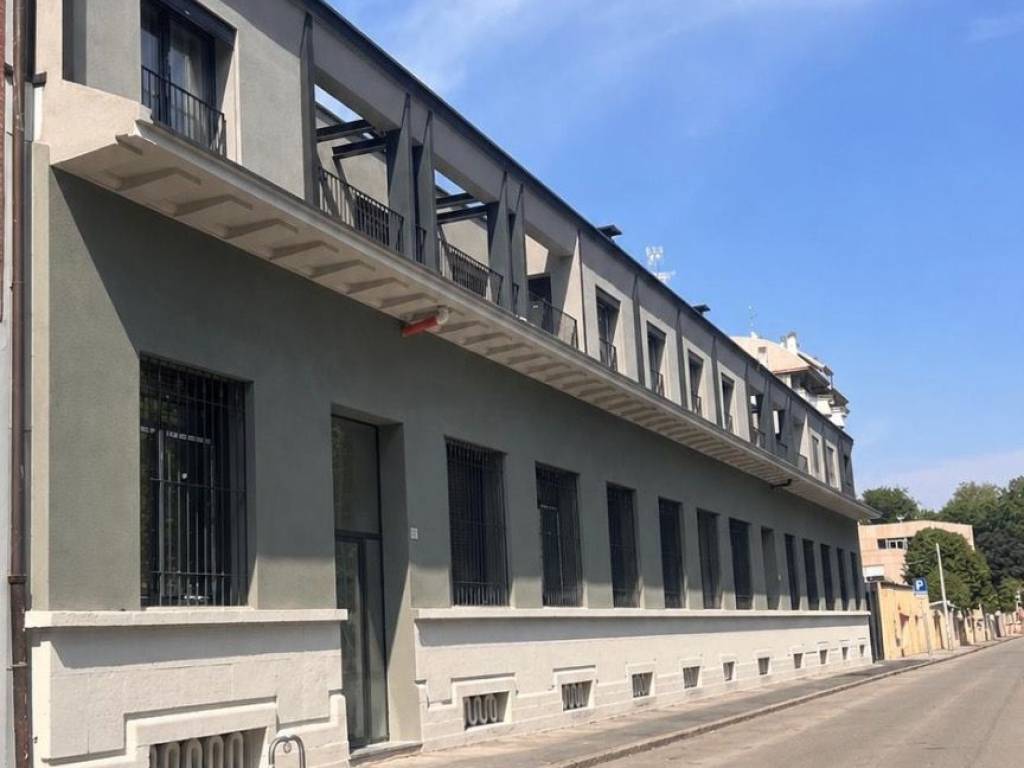 appartamento in vendita a Milano in zona Dergano