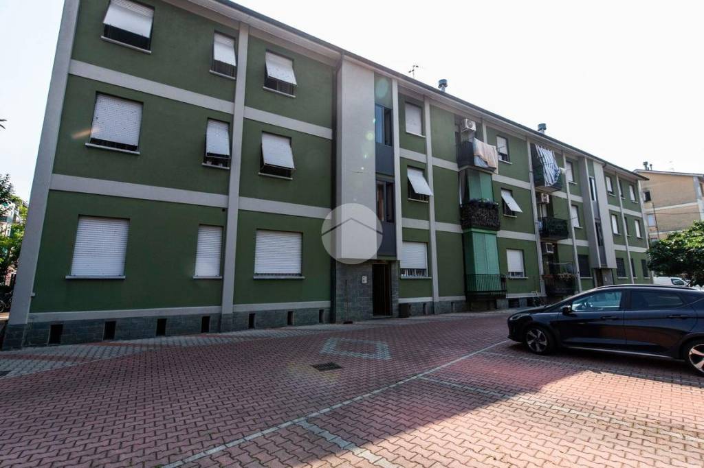 appartamento in vendita a Milano in zona Baggio