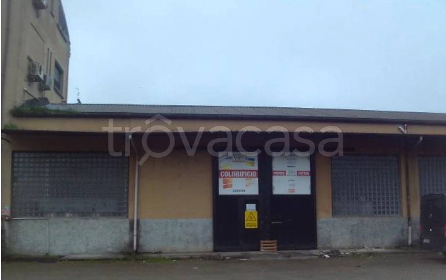 negozio in vendita a Milano in zona Gratosoglio