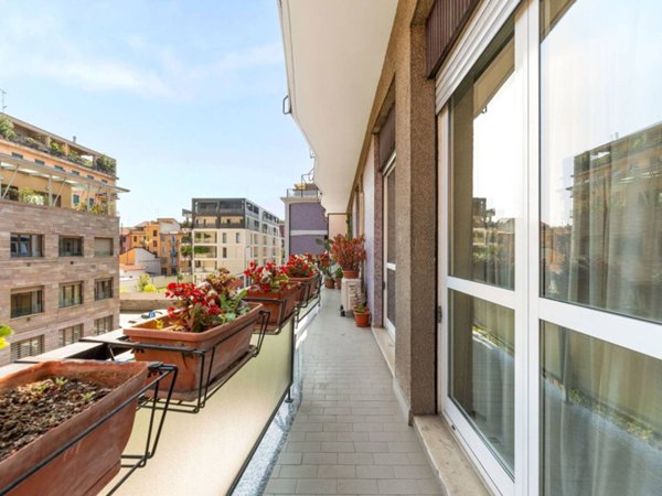 appartamento in vendita a Milano in zona Porta Genova