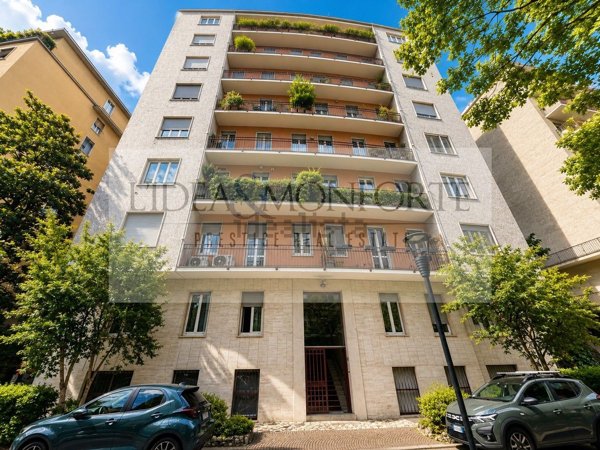 ufficio in vendita a Milano in zona Brera