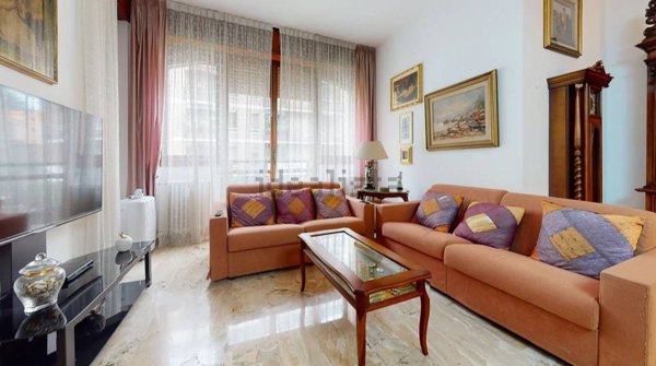 appartamento in vendita a Milano in zona Lorenteggio