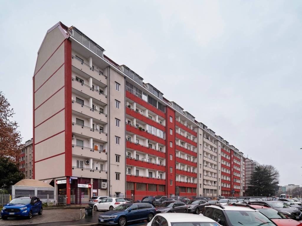 appartamento in vendita a Milano in zona Famagosta