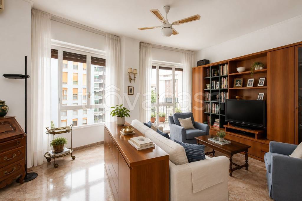 appartamento in vendita a Milano in zona Città Studi