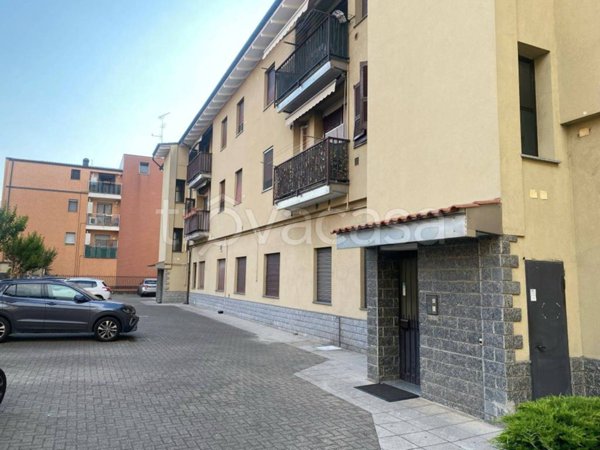appartamento in vendita a Milano in zona Baggio